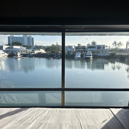The Pier Pods On The Water- 50M From Townsville Bus Terminal And Ferry Terminal- Passport Id Requried Exteriér fotografie